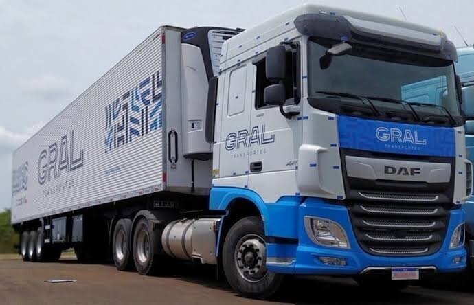 Vaga Motorista CNH E | Transportes Gral | Padrinho da Estrada