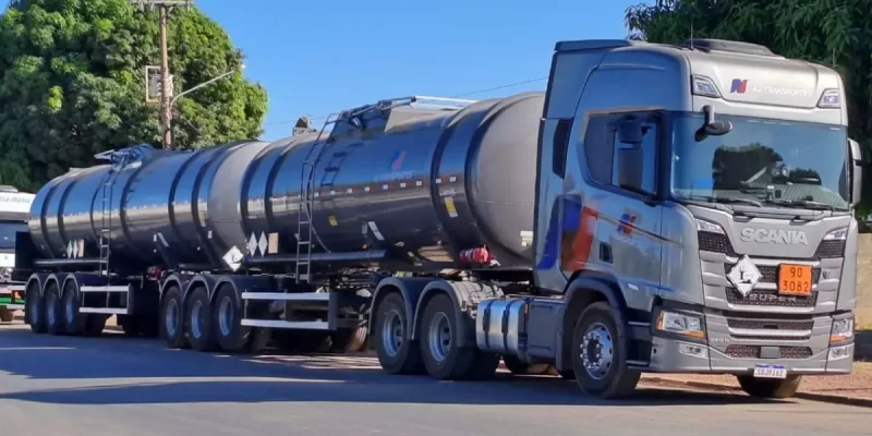 AJ Transportes: Vagas para motoristas de bitrem e rodotrem (até R$ 8 mil)