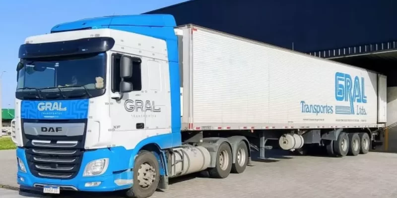 Vaga para Motorista Carreteiro: Transportes Gral Contrata em SC/SP