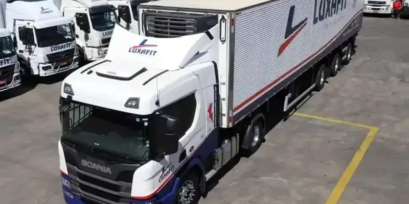 Luxafit Transportes Contrata Motoristas Truck e Carreta em SP