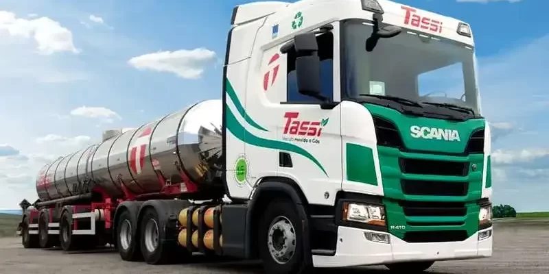 Tassi Transportes: Contrata Motoristas de Bitrem em Guarulhos (SP)