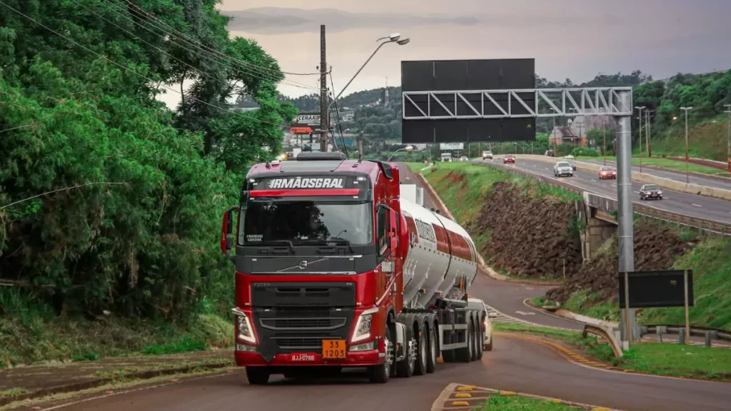 Vagas Motorista Carreta Tanque em Chapecó | Irmãos Gral