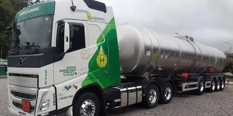Cooperlíquidos Abre Vagas para Motoristas de Carreta com CNH E no RS
