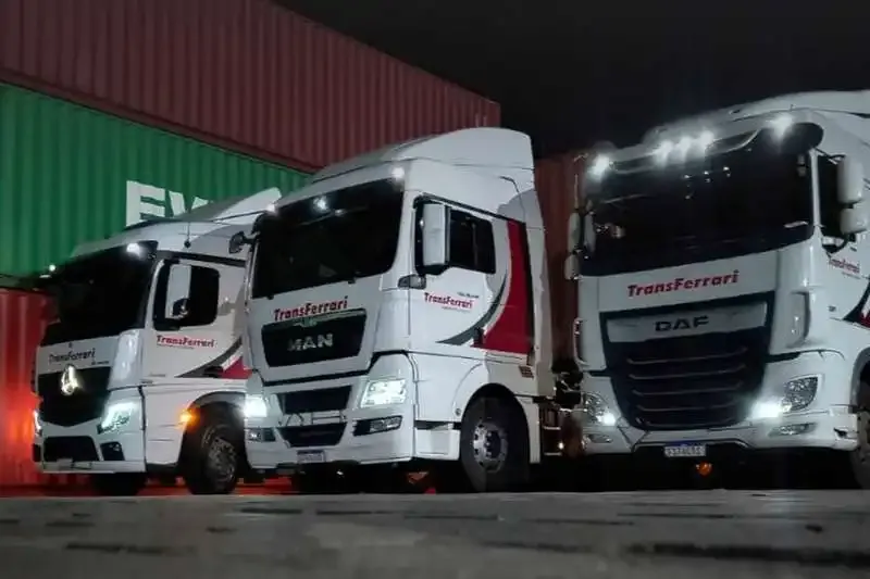 Vagas Motorista Carreteiro CNH E TransFerrari Embu das Artes
