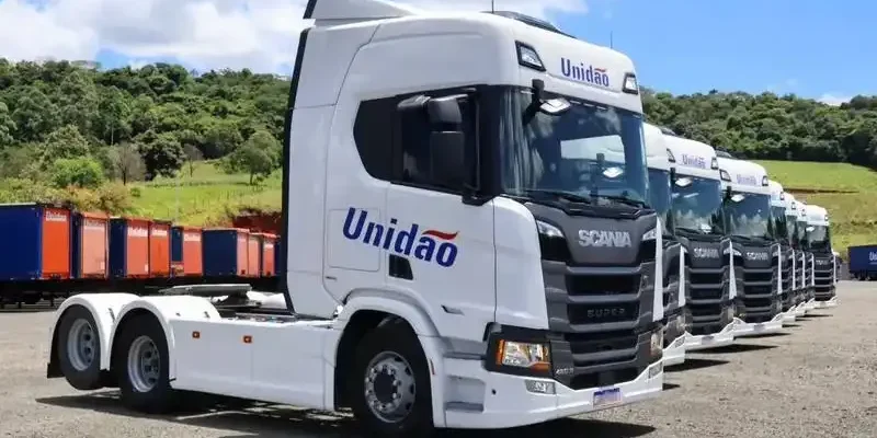 Unidão Transportes Abre Vagas para Motoristas CNH E: Trainee e Carreteiro